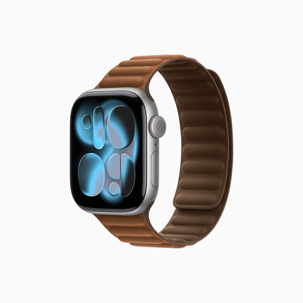 Apple Watch Series 11 Aluminium - Bracelet à maillons magnétique en textile (Gris sidéral, 42 mm, GPS, Caramel, S/M)
